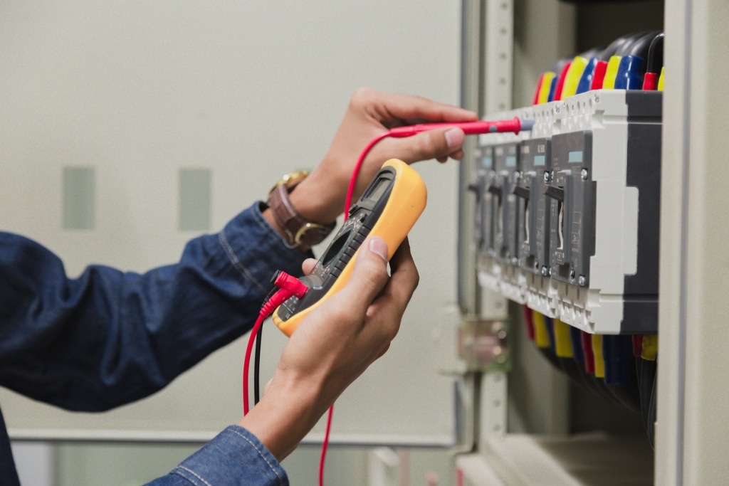 electrical-testing testing electrical equipment